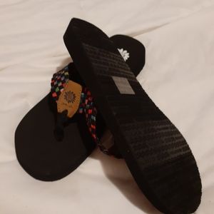 Yellow box flip flops.new size 9 medium